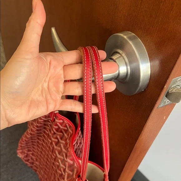 Pre-owned Saint Louis Tote GM
Color: Red / Burgundy tones - Picture 8 of 10